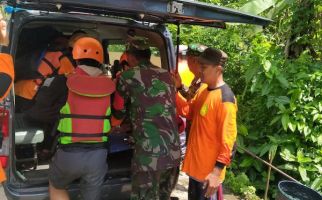 TNI AL Bantu Evakuasi Korban Tragedi Susur Sungai Sempor Sleman - JPNN.com