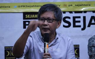 Rocky Gerung Nilai Omnibus Law Cipta Kerja Menghina Bung Karno - JPNN.com