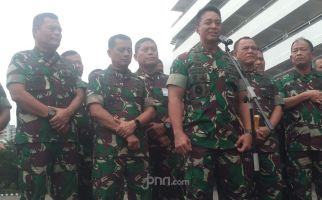 Jenderal Andika Lepas Langsung Kepulangan Korban Penyerangan Polsek Ciracas - JPNN.com