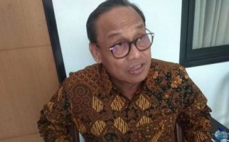 Saat Kegiatan Rektor Menyapa, Profesor Ngadino Surip Apresiasi Kepada Mahasiswa UMB - JPNN.com