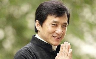 Jackie Chan Jawab Rumor Terinfeksi Virus Corona - JPNN.com