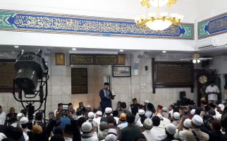 Anies: Masjid Paling Banyak Gunakan Air, Sisa Wudu Harus Dikembalikan ke Tanah - JPNN.com
