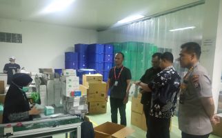 Polda Banten Gerebek Pabrik Masker di Serang - JPNN.com