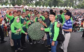 Mendes PDTT Menghadiri Acara Kenduren Durian Wonosalam Tahun 2020 - JPNN.com