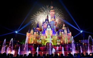 China Lockdown Lagi, Sejumlah Orang Terpenjara di Disneyland Shanghai - JPNN.com