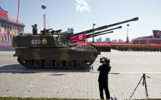 Pasukan Artileri Korut Unjuk Gigi di Depan Kim Jong Un, Begini Hasilnya - JPNN.com
