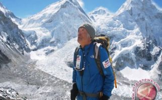 Gunung Everest Ikut Terkena Imbas Corona - JPNN.com