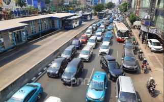 Cara Polisi Urai Kemacetan Jakarta Selama Ganjil Genap Ditiadakan - JPNN.com