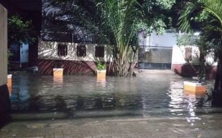 Di Tengah Ancaman Corona, Warga Jakarta Timur Kembali Kebanjiran - JPNN.com
