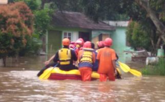 Ratusan Rumah di Depok Terendam Banjir, Padahal Tak Turun Hujan - JPNN.com