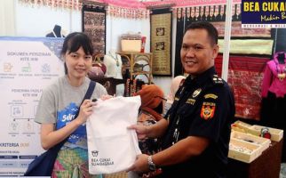 Bea Cukai Dorong Ekspor dengan Sosialisasikan KITE IKM Pada Acara Lampung Craft 2020 - JPNN.com