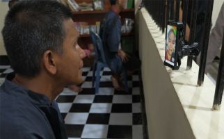 Wabah Corona, Polres Payakumbuh Menerapkan Besuk Online untuk Pengunjung Tahanan - JPNN.com