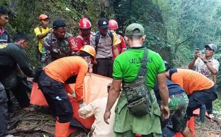 Dua Orang Tewas Tertimbun Longsor di Gunung Sangga Buana - JPNN.com