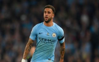 Kyle Walker Gabung AC Milan, Pilih Nomor Punggung 32 - JPNN.com