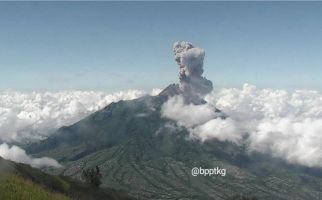 Merapi Kembali Erupsi, Jangan Ada Aktivitas Dalam Radius 3 Kilometer - JPNN.com