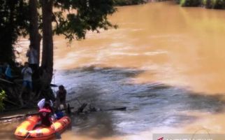 Dua Pelajar Itu Akhirnya Ditemukan Mengapung di Sungai Masang Kiri - JPNN.com