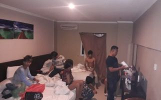 7 Wanita dan 10 Pria Berbuat Terlarang di Kamar Hotel - JPNN.com