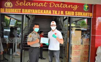 Yukata Salurkan Bantuan APD ke RS Polri dan RS Bhayangkara Brimob - JPNN.com