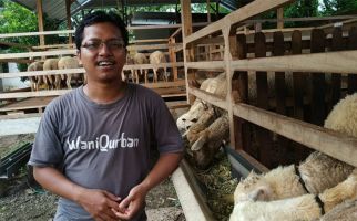 Tanfidzul Khoiri, Milenial asal Madiun, Peternak yang Punya Omzet Rp 90 Juta per Bulan - JPNN.com