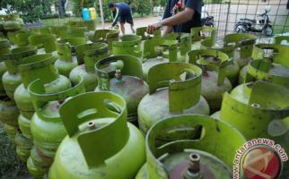 Malu Dong, Masyarakat Ekonomi Mampu Kok Masih Pakai Gas 3 Kg - JPNN.com