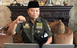 HNW Minta Kemenag Sosialisasikan Salat Tarawih di Rumah - JPNN.com