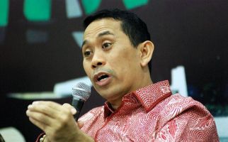 Kamrussamad: Pak Anies, Selamatkan Nyawa Warga DKI Jakarta dengan Lockdown - JPNN.com
