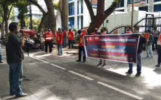 Imbauan Kapolda Tak Didengar, Pekerja Tetap Gelar Unjuk Rasa, Jadinya Begini - JPNN.com