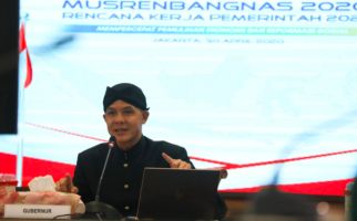 Ikut Imbauan Kementerian Agama, Ganjar: Saya Salat Idulfitri di Rumah - JPNN.com