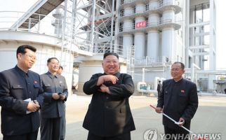 Lihat, Kim Jong-un Muncul di Pabrik Pupuk dan Tampak Sehat Banget - JPNN.com