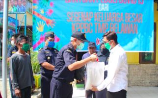 Bea Cukai Wilayah Sumut Bagi Sembako dan Beri Bantuan APD - JPNN.com