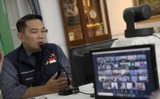 Ridwan Kamil Tak Ingin Ada Masalah Baru dengan Membuka Sekolah - JPNN.com