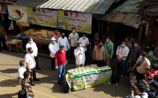 Sidak ke Pasar, Mendag Agus: Jika Ada yang Jual Gula Lebih Mahal, Segera Laporkan! - JPNN.com