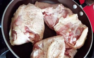 Tips Menghilangkan Bau Amis pada Ayam Kampung - JPNN.com