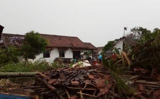 Tulang Bawang Luluh Lantak, 2 Orang Meninggal, 1 Sapi Mati, 245 Rumah Rusak - JPNN.com