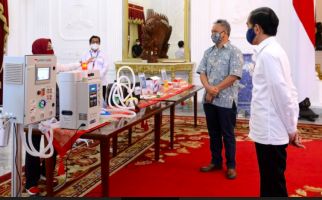 Bangganya, Jokowi Meluncurkan Alat Kesehatan Covid-19 Karya Anak Bangsa - JPNN.com