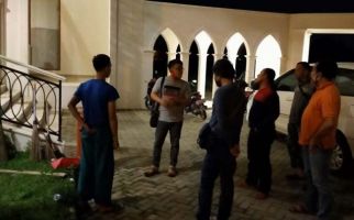 Membangunkan Warga untuk Sahur, Dayu Anggi Bonyok Diamuk 5 Pemuda di Masjid - JPNN.com