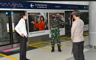 Kunjungi Stasiun MRT, Jokowi Minta Kapolri dan Panglima TNI Mendisiplinkan Masyarakat - JPNN.com