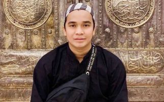Billy Syahputra Ungkap Pengalaman Umran dan Alasan Tidak Membawa Sang Ayah - JPNN.com