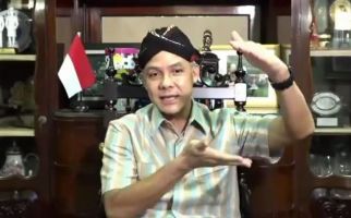 Ganjar Pranowo: Seharusnya Pemerintah Bisa Kasih Contoh Sebelum New Normal - JPNN.com