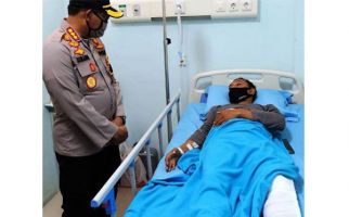 Kaki Kiri Anggota Polsek Wonoayu Patah saat Kejar 2 Jambret di Siang Bolong - JPNN.com