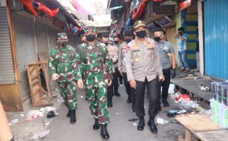 Panglima TNI dan Jenderal Idham Apresiasi Para Pedagang dan Pengunjung Tanah Abang - JPNN.com