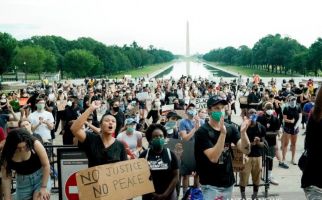 Peringatan Pakar Penyakit Menular untuk Para Demonstran di AS, Jangan Remehkan! - JPNN.com