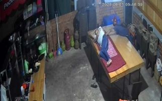 Amri Widodo Terekam CCTV Berbuat Terlarang di Warung Seafood - JPNN.com