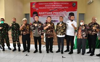 Ketua MPR RI dan Mensos Serahkan Sembako Banpres Kepada Para Veteran - JPNN.com