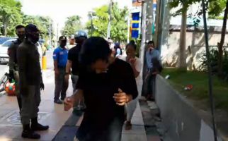 Pelanggar Protokol Kesehatan di Surabaya Dihukum Joget - JPNN.com