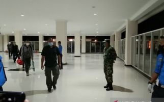 Abdurrahman Mengecek 156 TKA China di Bandara, Inilah Hasilnya - JPNN.com