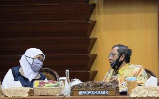 Di Surabaya, Mahfud MD Cerita saat Presiden Jokowi Memanggil Beberapa Menteri - JPNN.com