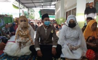 Saat Situasi Masih Mencekam, Saepul Bahri Menikahi Mustiawati dan Hairani - JPNN.com