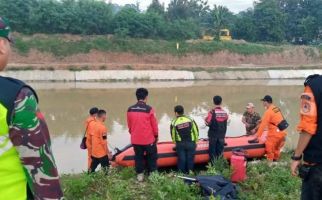 Terpeleset dan Terjatuh ke Sungai Irigasi, Nenek Kastinah Belum Ditemukan - JPNN.com