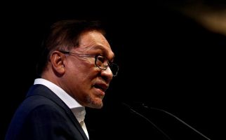 Malaysia Kesulitan Bayar Utang, Anwar Ibrahim Pilih Pangkas Subsidi untuk Orang Kaya - JPNN.com